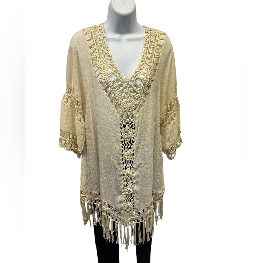 Creme Colored Crocheted Blouse.           Size S/M. 87733. CL/GR07